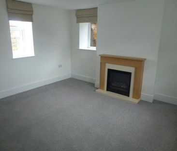 2 bedroom end of terrace house to rent - Photo 1