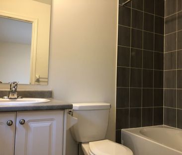 For Lease - 4 Cedarland Road, Brampton, Ontario - Photo 4