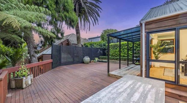 Sunny house for rent - Photo 1