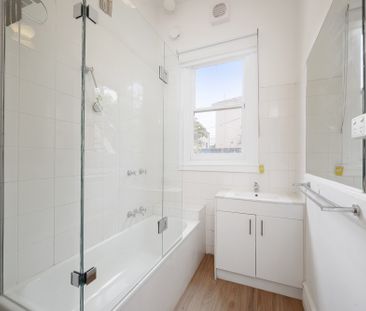 2/18a Gurner Street, St Kilda VIC 3182 - Apartment For Rent | Domain - Photo 5