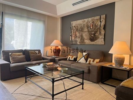 Alquiler de piso en Calle Ramiro el Monje, 10 - Photo 2