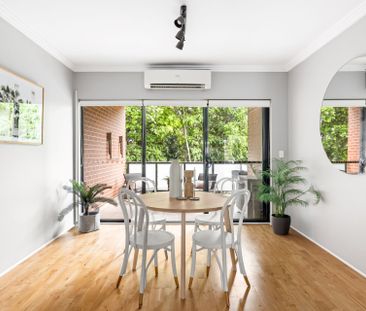 Strathfield South - Photo 1