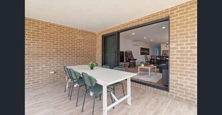 Spacious 5-Bedroom Furnished Home in the Heart of Jindabyne - Photo 4