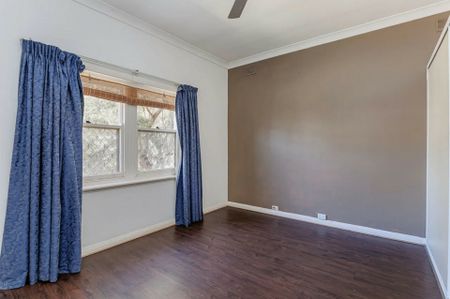 Charming 1950's Home Close to the City and the Beach! - Photo 4