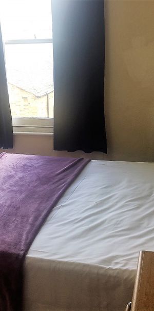 4 bedroom maisonette for rent - Photo 1