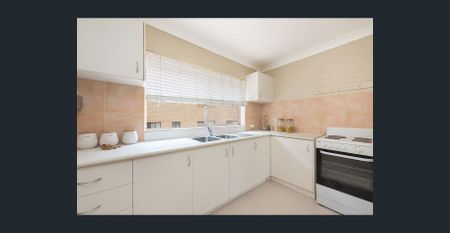 Prime Location! Convenient 1 Bedroom Taringa Unit. - Photo 4