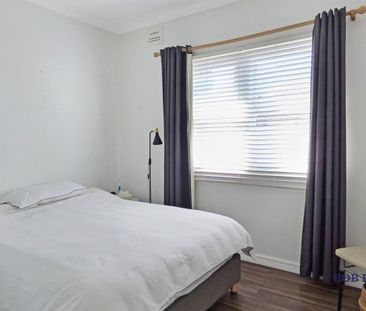 3 bedroom home just a short distance from the CBD & Tamworth Street... - Photo 4