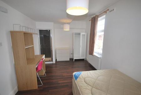 7 bedroom terraced house to rent - Photo 4