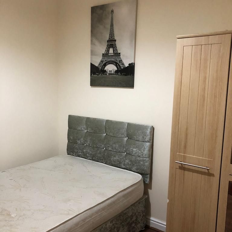 4 bedroom terraced house to rent - Photo 1