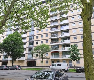 Prachtig gelegen appartement met zicht over groen Linkeroever met p... - Photo 1