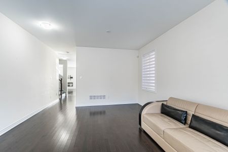 For Lease - 11 SPOKANNE Street, Brampton, Ontario - Photo 2