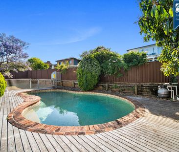 Spacious 3-Bedroom Home with Pool & Alfresco Living - Photo 4