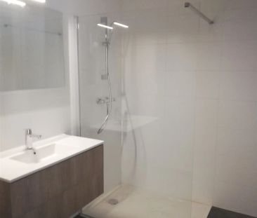 Appartement met 2 slaapkamers en terras en autostaanplaats - Photo 4