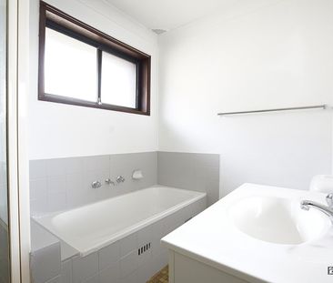 2 Story, 2 bedroom townhouse - Photo 3