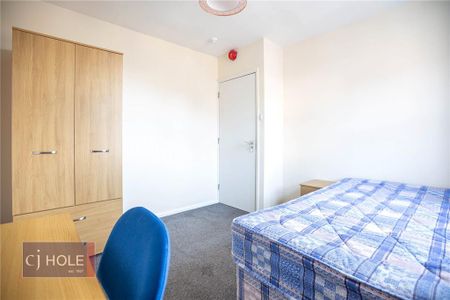 3 bedroom apartment to rent - Photo 3