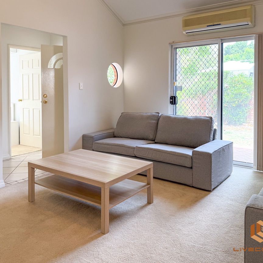 Victoria Park - Photo 1