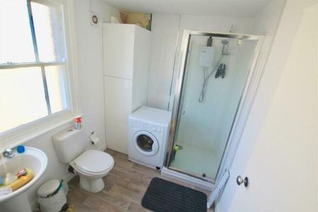 7 bedroom end of terrace house to rent - Photo 2