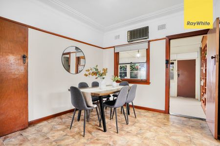 Perfectly located! - Photo 4