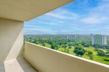 For Lease - 5 Massey Square Unit# 2807, Toronto, Ontario - Photo 3