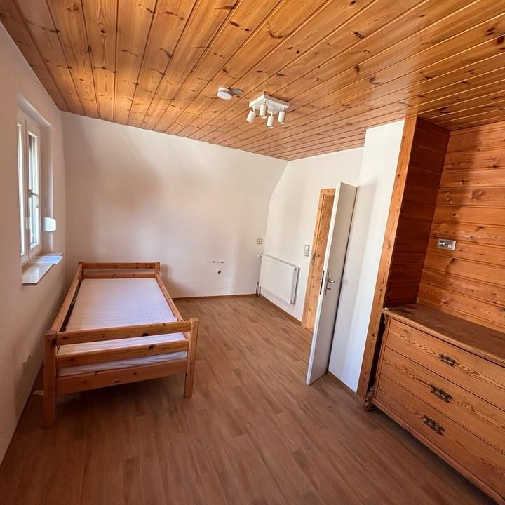 Helle grundsanierte WG-geeignete 2,5 Zimmer-Wohnung in Uttenreuth - Foto 1