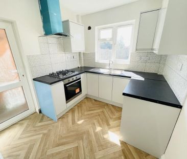 3 bedroom semi-detached house to rent - Photo 6