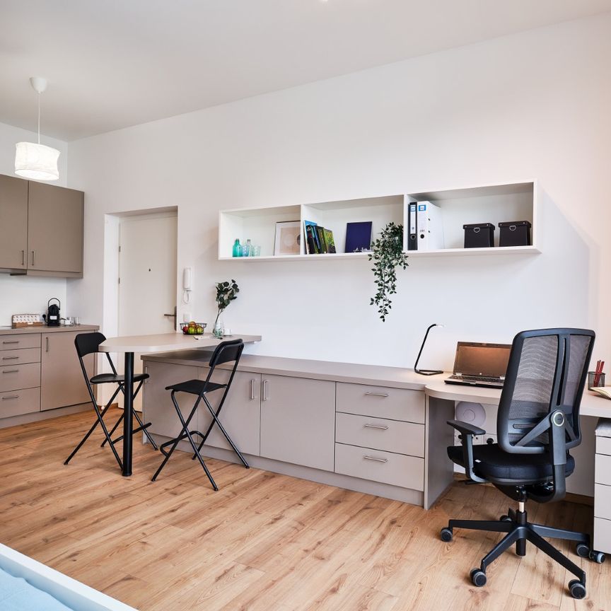 Clever Living - Photo 1