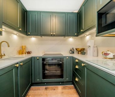 Oaklands Grove - Photo 3