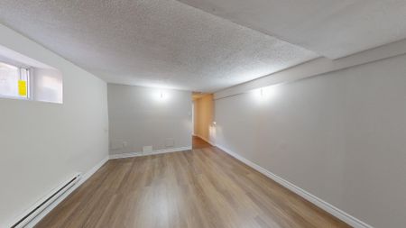 Spacious 1 bedroom - Photo 5