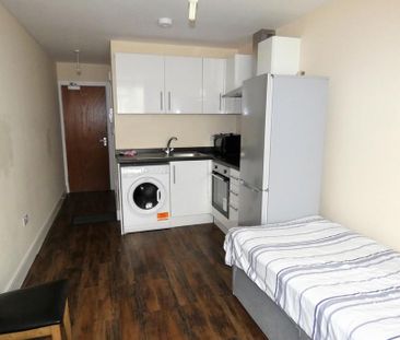 Studio to rent - Photo 1