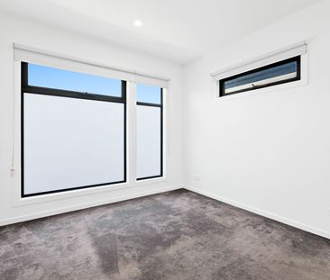 1/5 Treesbank Avenue, Springvale VIC 3171 - Townhouse For Rent | Do... - Photo 3