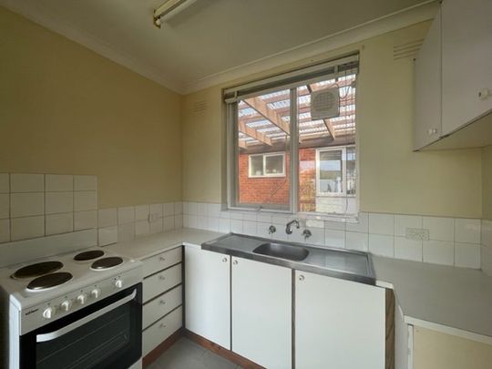 One Bedroom Apartment In A Quiet Location - Photo 1