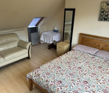 Studio to rent - Photo 1