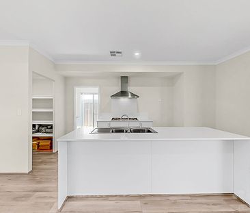 SPACIOUS & BRAND NEW - Photo 6