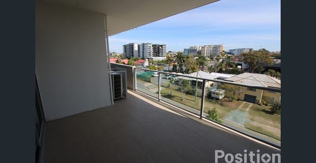 Contemporary & functional 2 Bedroom 2 Bathroom Chermside Apartment - Photo 1
