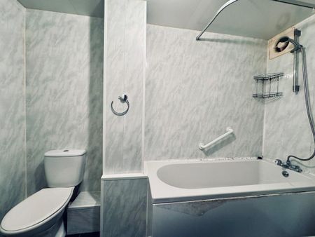 3 bedroom terraced house to rent - Photo 5