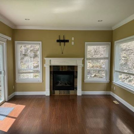 Bright & Spacious Family Home - Photo 1