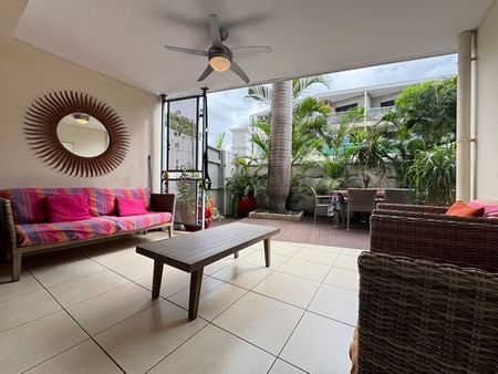 A LOUER - Saint-Denis - Appartement T3 meublé de standing avec terrasses en face du jardin de l'Etat - Photo 4