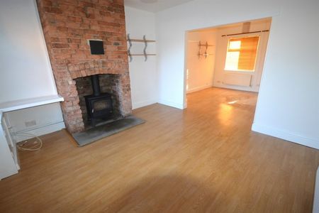 2 Bedroom Detached To Let - Photo 2