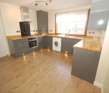 3 bedroom terraced house to rent - Photo 4