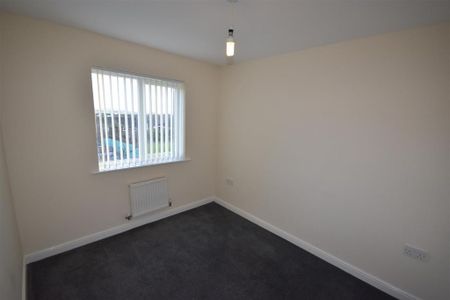 3 bedroom end of terrace house to rent - Photo 3