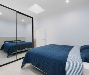 Charming 3 bedroom home 5 minute walk to Sydenham Metro/Train Stations - Photo 4