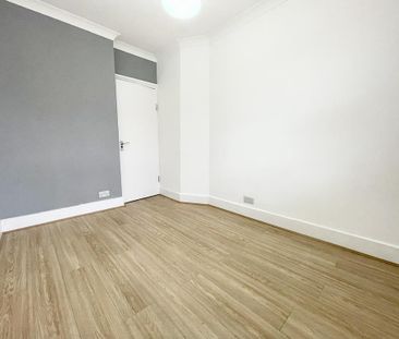 4 bedroom terraced house to rent - Photo 5