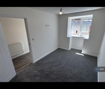 3 bedroom bungalow to rent - Photo 2