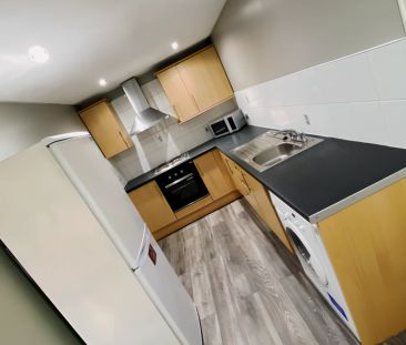 TWO BEDROOM APARTMENT - Photo 5