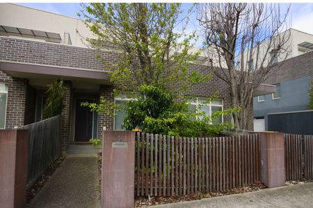 Modern 2-bedroom double storey townhouse in great location. - Photo 5