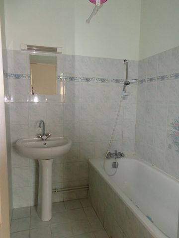 Location Appartement 2 pièces 47m² REIMS 51100 - Photo 2
