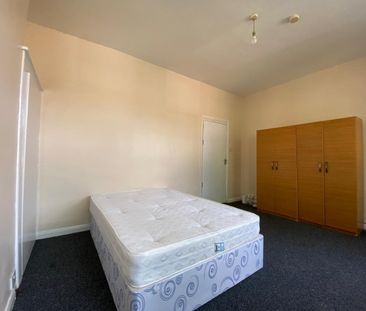 Room in a Shared House, Cranmer Road, E7 - Photo 3