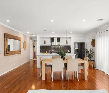 Family Home in Greenvale Awaits - Photo 3