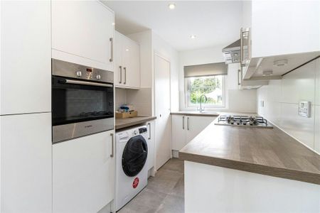 Station Road, Harpenden, Hertfordshire, AL5 4UJ - Photo 3