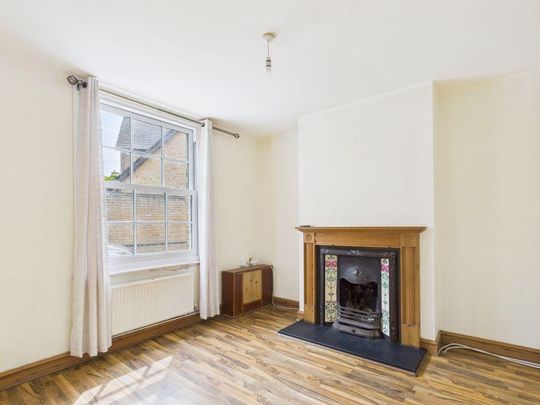 2 bedroom semi-detached house to rent - Photo 1